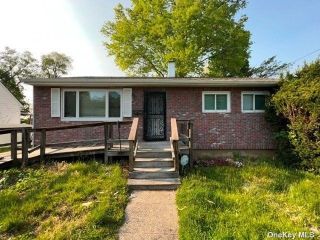 Foreclosed Home - 9 DONAHUE ST, 11542