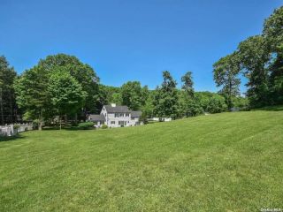 Foreclosed Home - 100 WOLVER HOLLOW RD, 11545