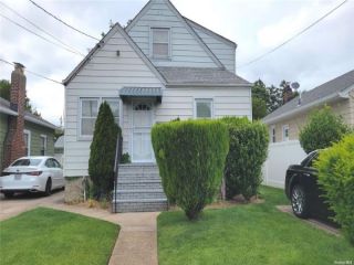 Foreclosed Home - 247 STEWART AVE, 11550