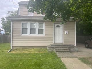 Foreclosed Home - 22 KERNOCHAN AVE, 11550