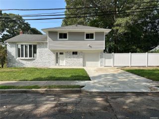 Foreclosed Home - 994 ERIE RD, 11552