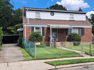 Foreclosed Home - 707 MARTIN DR, 11553