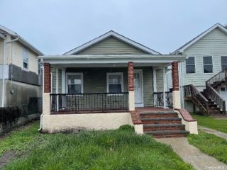 Foreclosed Home - 135 W FULTON ST, 11561