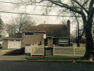 Foreclosed Home - 2A EVERETT ST, 11563