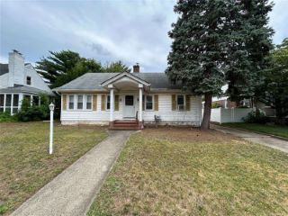 Foreclosed Home - 40 WAGG AVE, 11565
