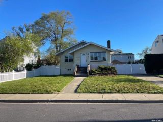 Foreclosed Home - 72 W CORTLAND AVE, 11572
