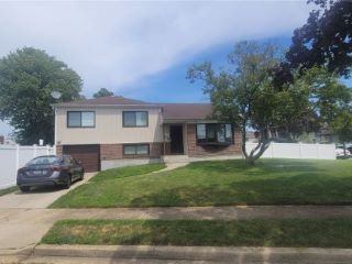 Foreclosed Home - 3219 NEPTUNE AVE, 11572