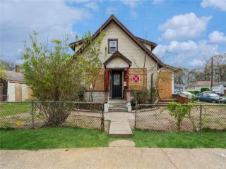 Foreclosed Home - 110 SAINT FRANCIS ST, 11575