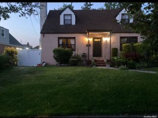 Foreclosed Home - 12 ALDEN AVE, 11580