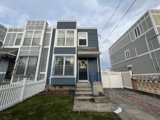 Foreclosed Home - 320 BEACH 43RD ST, 11691