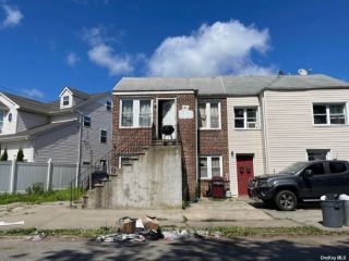 Foreclosed Home - 1520 BEACH 12TH ST, 11691