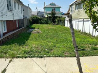 Foreclosed Home - 451 BEACH 46TH ST, 11691