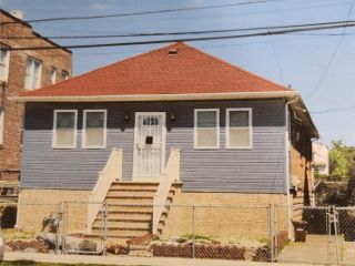 Foreclosed Home - 532 BEACH 67TH ST, 11692