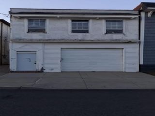Foreclosed Home - 145 08 Neponsit Ave, 11694