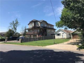 Foreclosed Home - 81 CENTRAL AVE, 11701