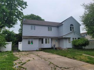 Foreclosed Home - 1229 AUGUST RD, 11703