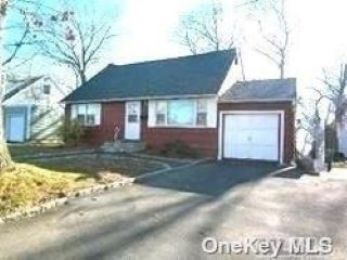 Foreclosed Home - 16 PHELPS LN, 11703