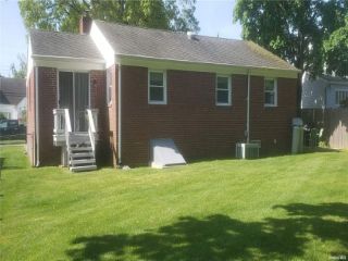 Foreclosed Home - 25 FLANDERS PL, 11704