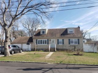 Foreclosed Home - 839 7TH ST, 11704