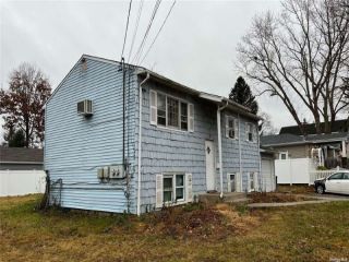 Foreclosed Home - 189 COLUMBUS AVE, 11704