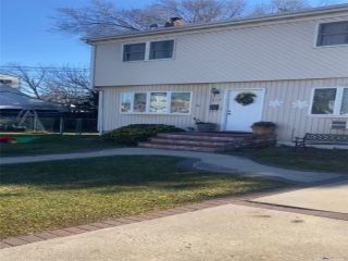 Foreclosed Home - 317 12TH ST, 11704