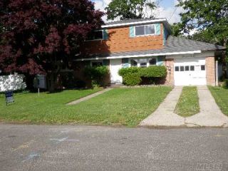 Foreclosed Home - 1076 THOMPSON DR, 11706