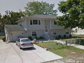 Foreclosed Home - 6 FAIRTOWN RD, 11706