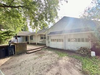 Foreclosed Home - 1047 NUGENT AVE, 11706