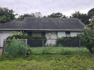 Foreclosed Home - 34 PRINCETON ST, 11706