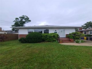 Foreclosed Home - 169 8TH ST, 11714