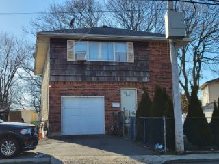 Foreclosed Home - 4336 HICKSVILLE RD, 11714