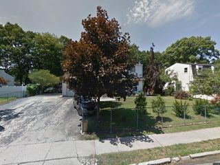 Foreclosed Home - 822 COMMACK RD, 11717