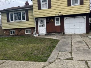 Foreclosed Home - 23 ARMSTRONG ST, 11717