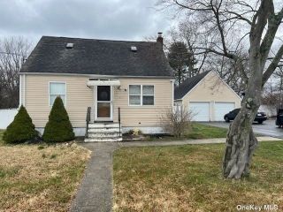 Foreclosed Home - 865 WILSON BLVD, 11722