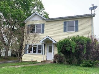 Foreclosed Home - 8 CHERRY ST, 11722