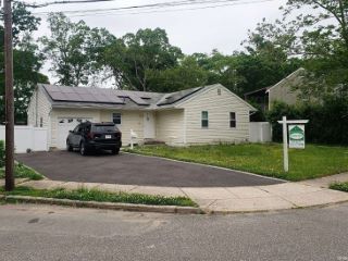 Foreclosed Home - 71 DIETZ ST, 11722