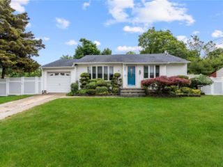 Foreclosed Home - 432 COMMACK RD, 11725