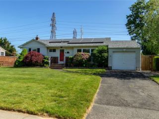 Foreclosed Home - 25 LAURINDA DR, 11725