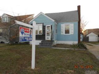 Foreclosed Home - 225 HOWARD AVE, 11726
