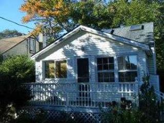 Foreclosed Home - 9 COLONIAL RD, 11726