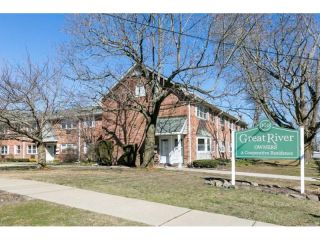Foreclosed Home - 100 Connetquot Ave Apt 44, 11730