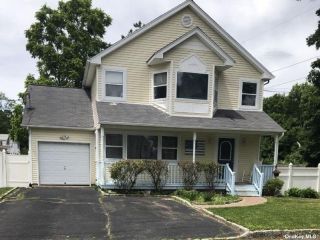 Foreclosed Home - 3 CHERRY ST, 11731