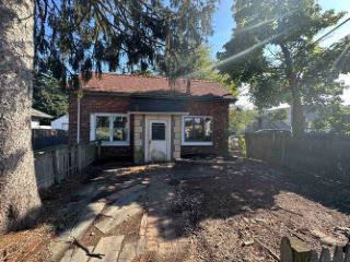 Foreclosed Home - 6 BRIGHTSIDE AVE, 11731