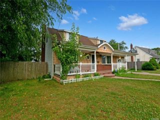 Foreclosed Home - 42 W WALNUT ST, 11735