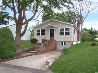 Foreclosed Home - 17 ACORN AVE, 11738