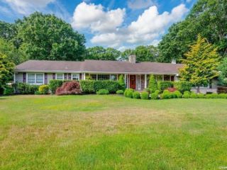 Foreclosed Home - 384 GREAT RIVER RD, 11739