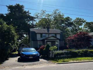 Foreclosed Home - 36 8TH AVE, 11746