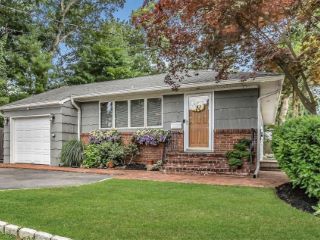 Foreclosed Home - 5 CROTON CT, 11747