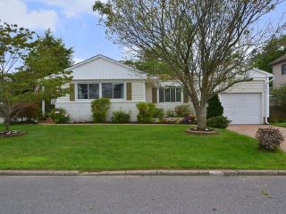 Foreclosed Home - 4 CLOVERWOOD PL, 11751