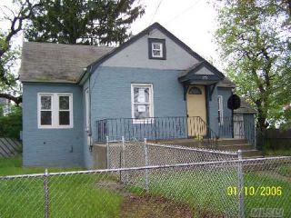 Foreclosed Home - 279 FARMERS AVE, 11757